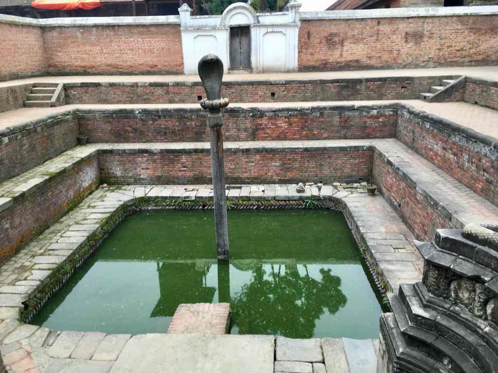 Snake headed water&nbsp;fountain