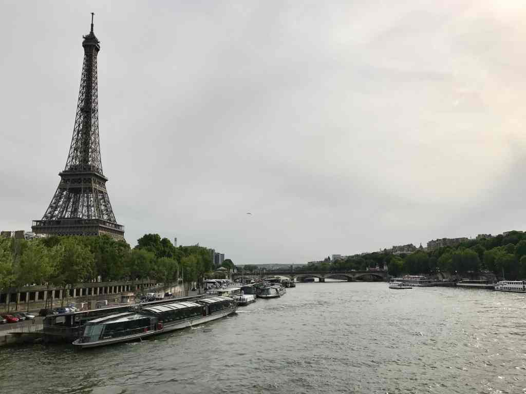 Gloomy day in&nbsp;paris