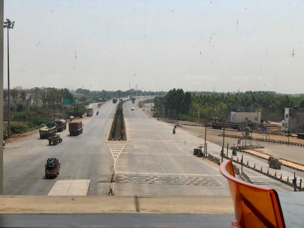 Restaurant -on top-in the middle of a&nbsp;highway