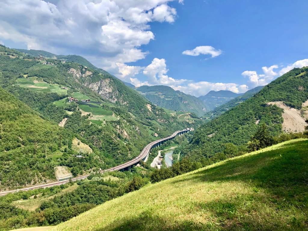 Expressway on the&nbsp;descend