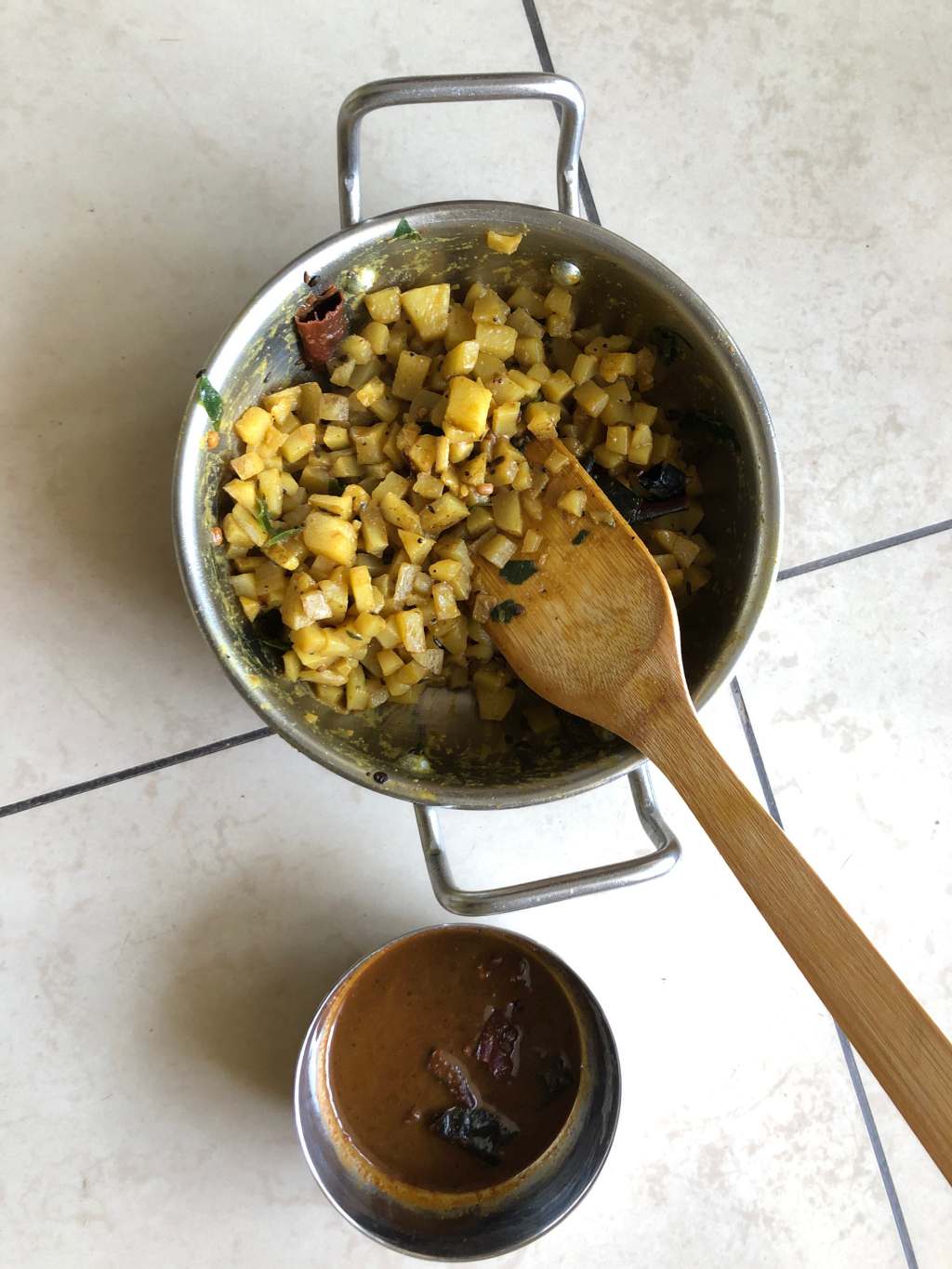 Potato fry  and fenugreek&nbsp;gravy