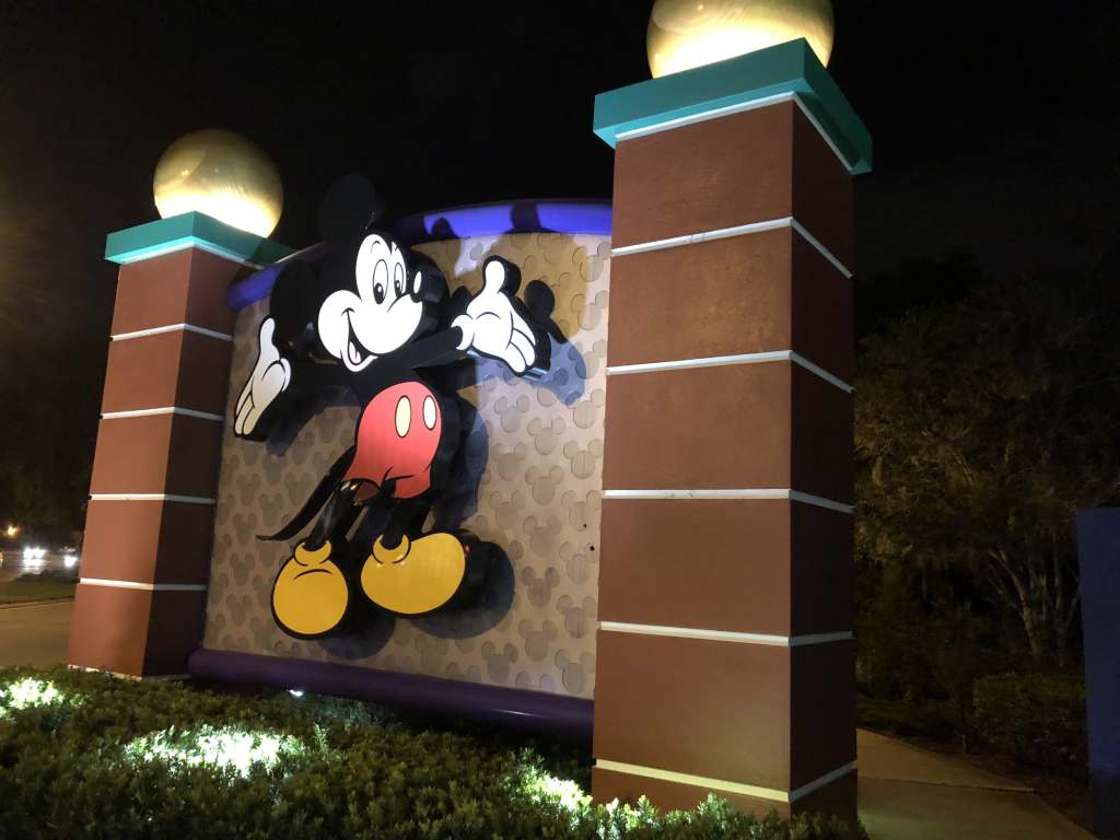 Mickey Welcomes