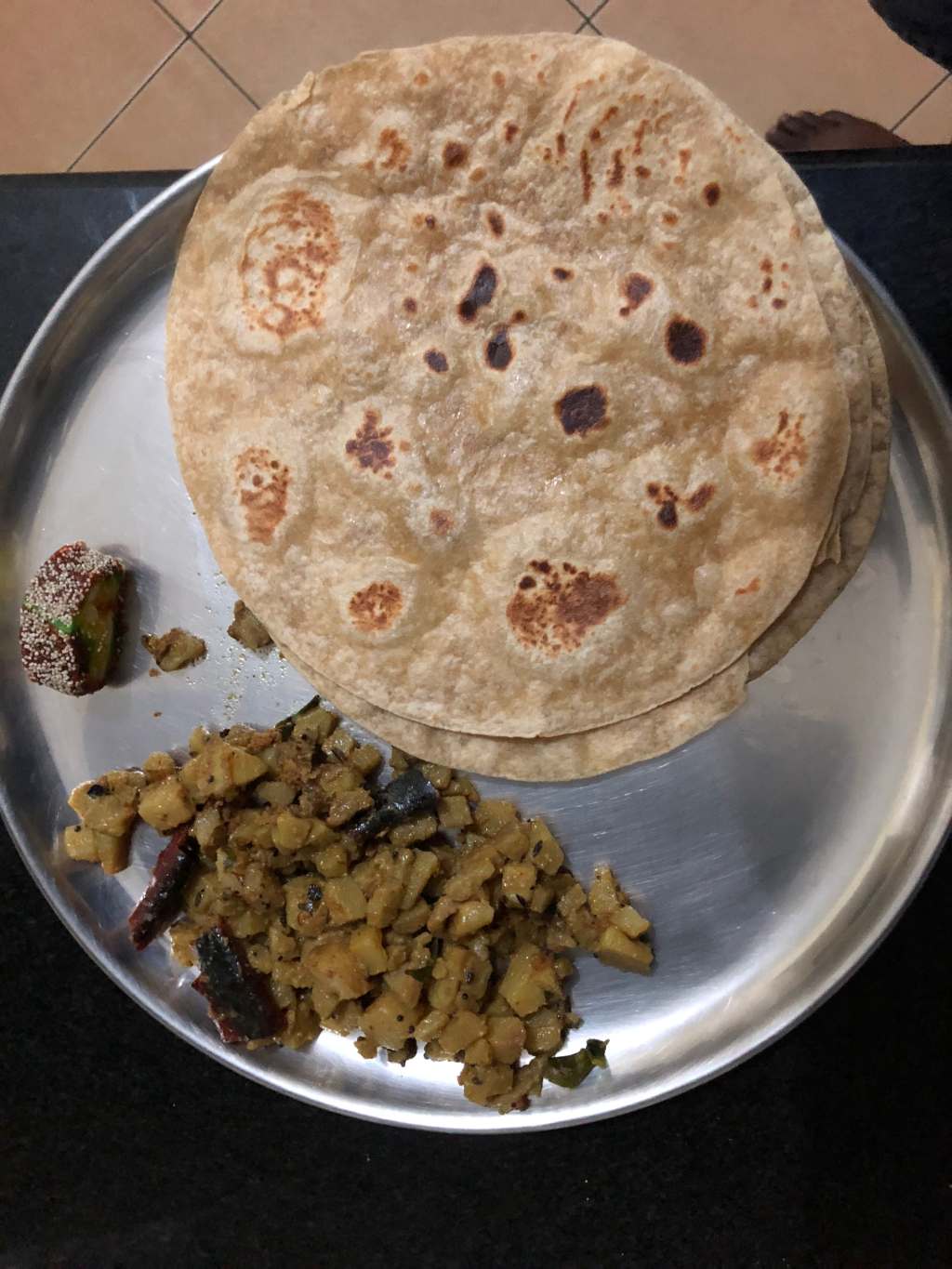 Roti with potato&nbsp;fry.