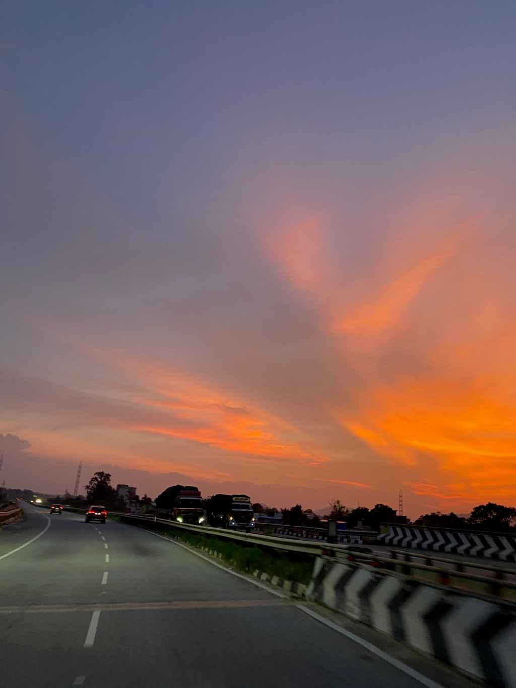 Sunset on a&nbsp;drive!