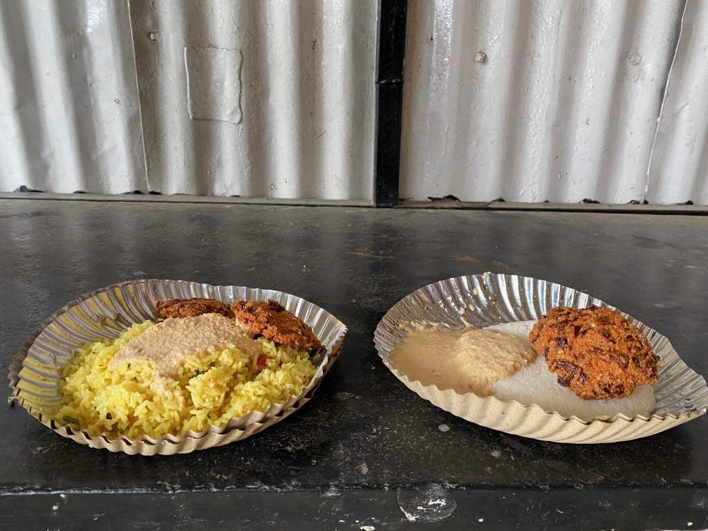 Breakfast for two on a&nbsp;ride.